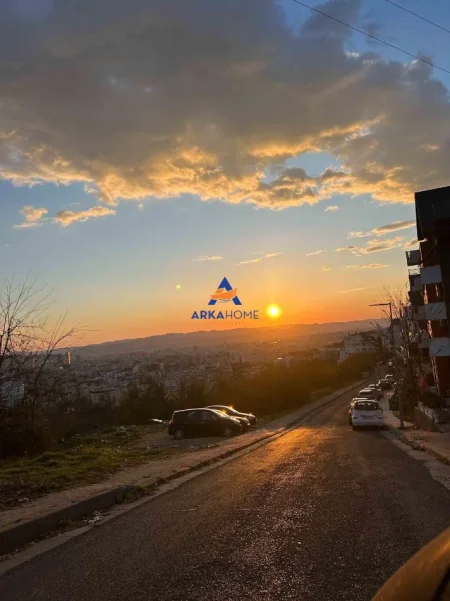 Tirane, shitet truall , 182 m² 200.000 €