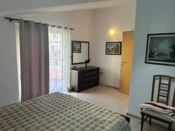 Tirane, jepet me qera apartament 3+1 Kati 3, 144 m² 850 € (KOMUNA E PARISIT)