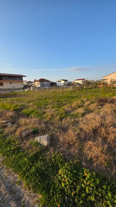 Lushnje, shitet toke , 405 m² 92.000 € 