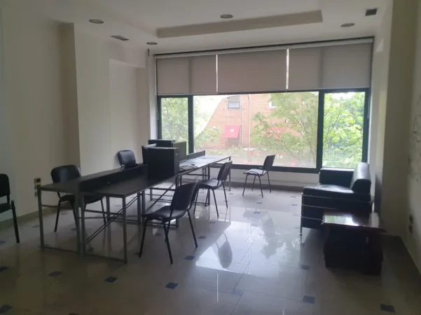 Tirane, shitet ambjent biznesi Kati 0, 350 m² 1.500.000 € (Rruga Sami Frasheri)