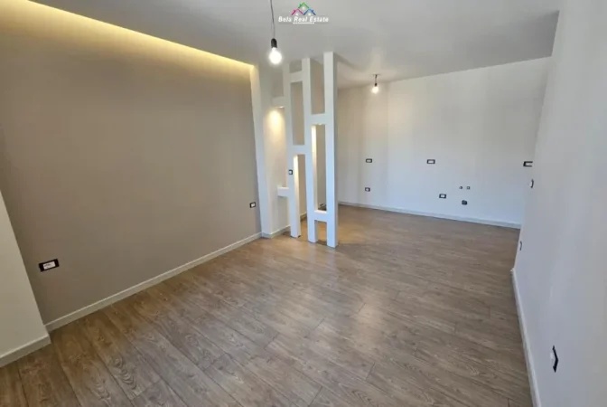 Tirane, shes apartament 1+1 Kati 1, 40 m² 107.000 € (Rruga Muhamet Gjollesha)
