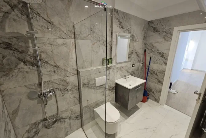 Tirane, shes apartament 1+1 Kati 1, 40 m² 107.000 € (Rruga Muhamet Gjollesha)