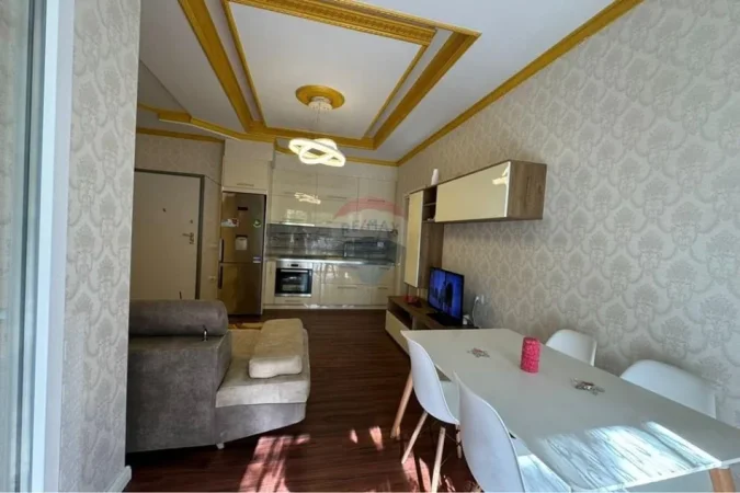 Tirane, jepet me qera apartament 2+1+Ballkon , 75 m² 720 € (Liqeni i Thate)