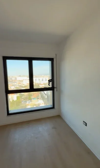 Tirane, jepet me qera apartament 1+1 Kati 9, 65 m² 600 € (BULEVARDI I RI)
