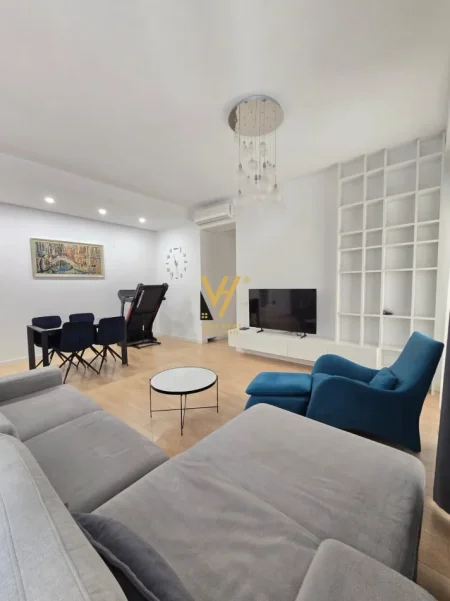 Tirane, jepet me qera apartament 2+1+Ballkon Kati 3, 110 m² 1.200 € (KOMPLEKSI DELIJORGJI)