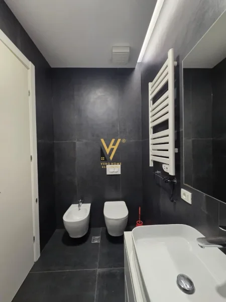 Tirane, jepet me qera apartament 2+1+Ballkon Kati 3, 110 m² 1.200 € (KOMPLEKSI DELIJORGJI)