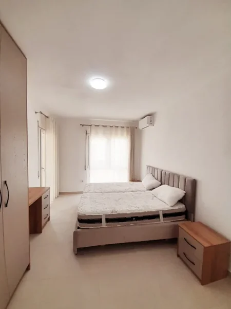 Tirane, jepet me qera apartament 2+1+Ballkon Kati 4, 90 m² 600 € (Tek Ish Sheshi Shqiponja, Laprakë ,Tiranë)