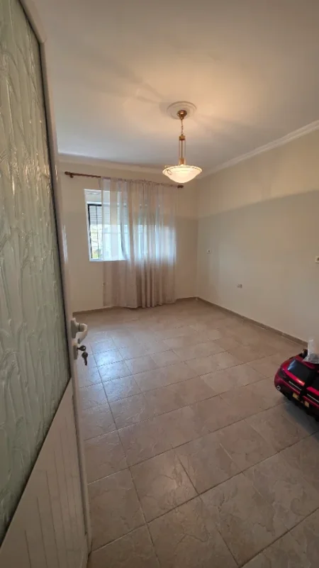 Lushnje, shitet apartament 2+1+Ballkon Kati 1, 74 m² 55.000 € 