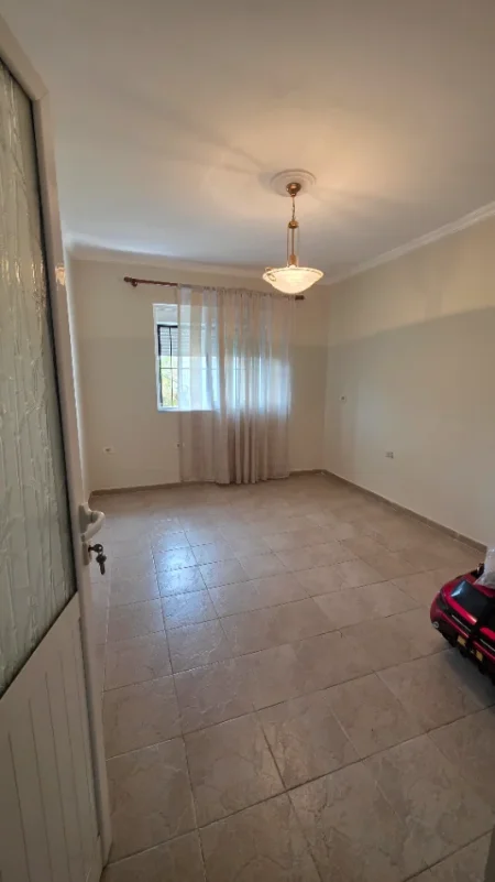 Lushnje, shitet apartament 2+1+Ballkon Kati 1, 74 m² 55.000 € 