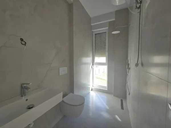 Tirane, shes Vile Kati 3, 196 m² (Farke)