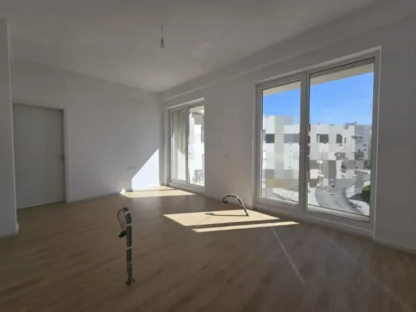 Tirane, shes Vile Kati 3, 196 m² (Farke)