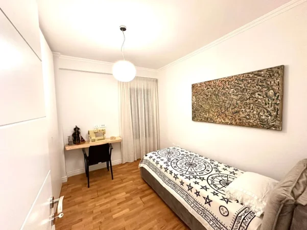 Tirane, shitet apartament 2+1+2 , 103 m² 350.000 € (Rruga e Barrikadave)