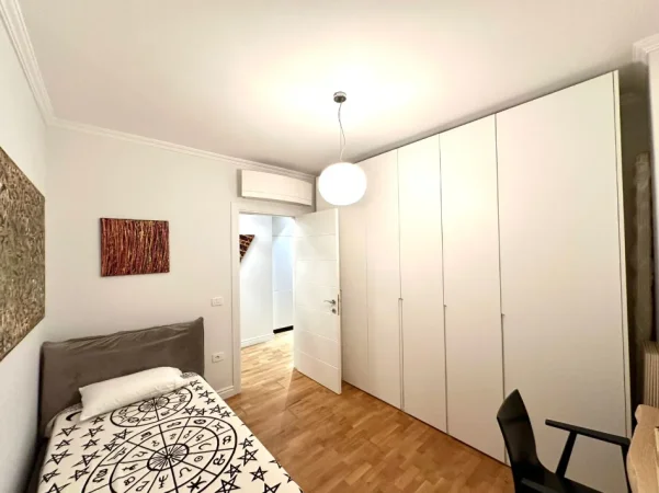 Tirane, shitet apartament 2+1+2 , 103 m² 350.000 € (Rruga e Barrikadave)