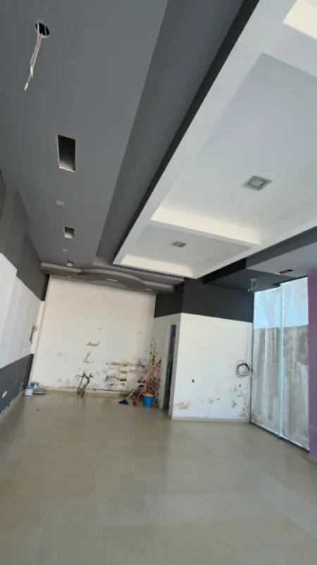 Lushnje, shitet dyqan Kati 0, 80 m² 130.000 € 