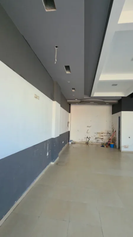 Lushnje, shitet dyqan Kati 0, 80 m² 130.000 € 