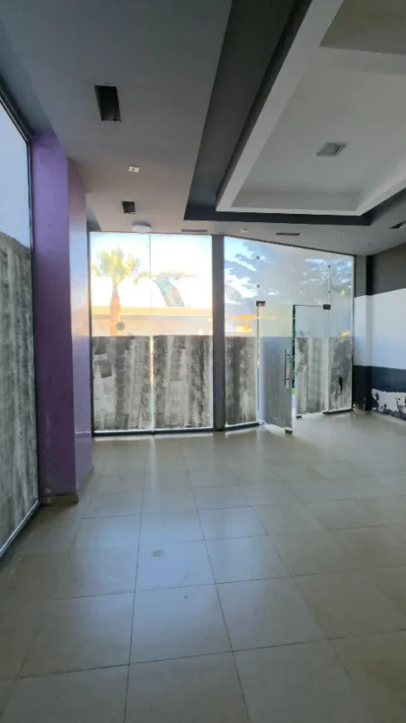 Lushnje, shitet dyqan Kati 0, 80 m² 130.000 € 