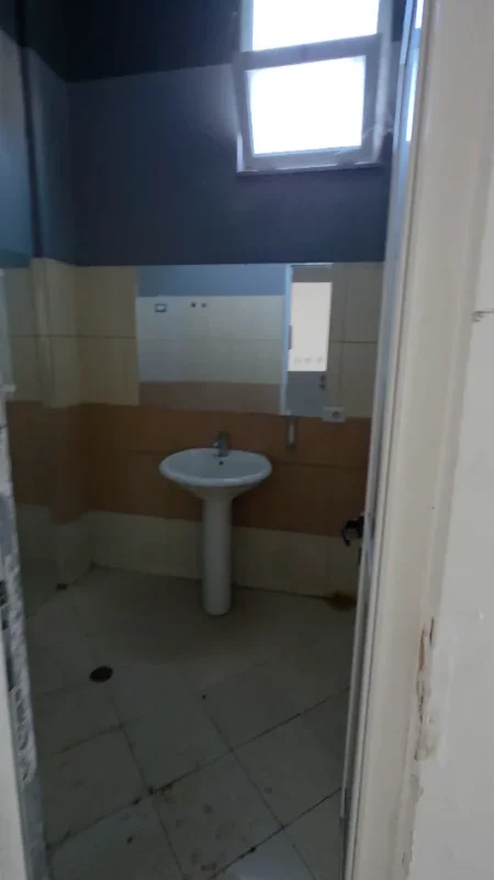 Lushnje, shitet dyqan Kati 0, 80 m² 130.000 € 