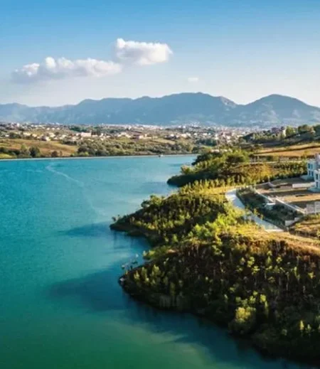 Tirane, shitet apartament 2+1 , 122 m² (liqeni farkes)
