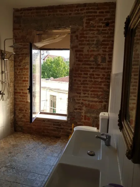 Tirane, jepet me qera apartament Dublex Kati 1, 40 m² 500 € (Prane Qendres, Tirane)