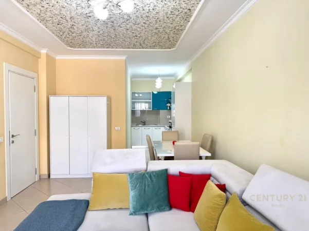 Tirane, jepet me qera apartament 1+1 Kati 3, 69 m² 600 € (komuna e parisit)