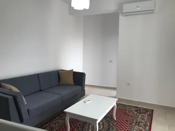 Tirane, jap me qera apartament 1+1+Ballkon Kati 3, 65 m² 56,000 Leke (Selaudin Zorba (rrugica e spitalit American 2), QSUT/Fakulteti i Mjeksise)