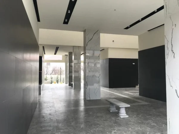 Tirane, jap me qera apartament 1+1+Ballkon Kati 3, 65 m² 56,000 Leke (Selaudin Zorba (rrugica e spitalit American 2), QSUT/Fakulteti i Mjeksise)