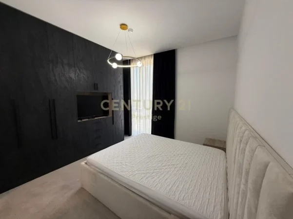 Tirane, jepet me qera apartament 2+1 Kati 1, 105 m² 1.200 € (liqeni i thate)