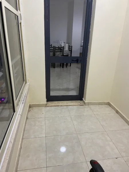 Tirane, jepet me qera apartament 1+1+Aneks+Ballkon Kati 7, 76 m² 400 € (Sokrat Miho ( shkolla re astir$)