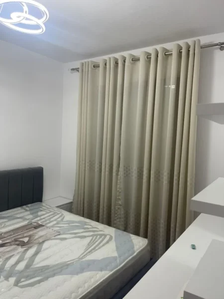 Tirane, jepet me qera apartament 1+1 Kati 3, 60 m² 450 € (Rruga 5 Maji)