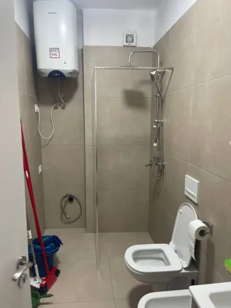 Tirane, jepet me qera apartament 1+1 Kati 3, 60 m² 450 € (Rruga 5 Maji)