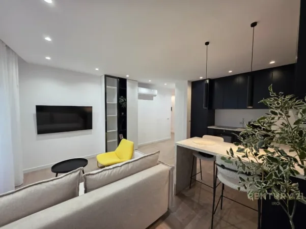 Tirane, jepet me qera apartament 1+1 Kati 3, 81 m² 850 € (kodra e diellit 2)