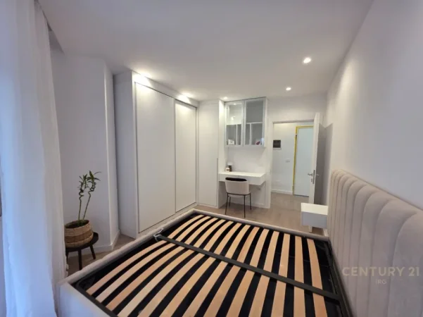 Tirane, jepet me qera apartament 1+1 Kati 3, 81 m² 850 € (kodra e diellit 2)