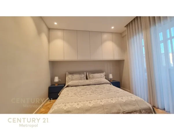 Tirane, jepet me qera apartament 1+1 Kati 10, 67 m² 730 € (rruga e kosovareve)