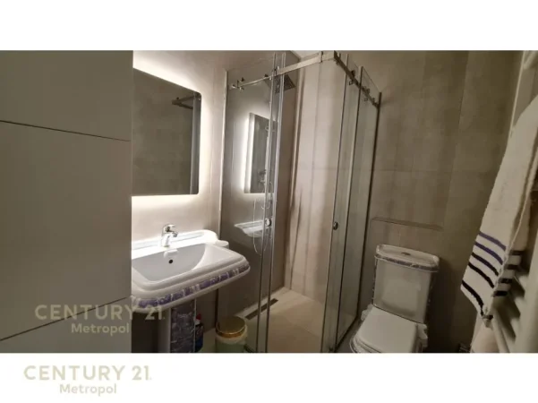 Tirane, jepet me qera apartament 1+1 Kati 10, 67 m² 730 € (rruga e kosovareve)