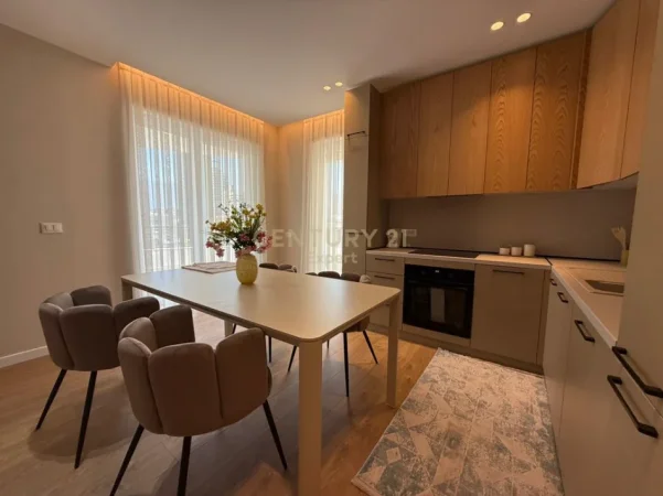 Tirane, jepet me qera apartament 2+1+Ballkon Kati 7, 122 m² 1.600 € (mine peza)