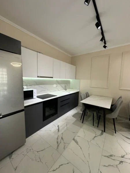Tirane, jepet me qera apartament 1+1 Kati 2, 65 m² 400 € 