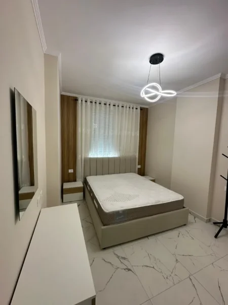 Tirane, jepet me qera apartament 1+1 Kati 2, 65 m² 400 € 