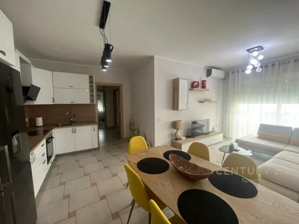 Tirane, jepet me qera apartament 2+1 Kati 3, 84 m² 680 € (5 maji)
