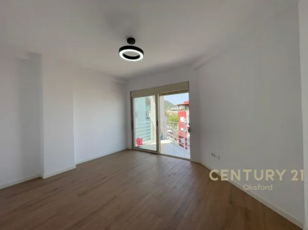 Tirane, shitet apartament 2+1 Kati 3, 93 m² 175.000 € (kodra e diellit)