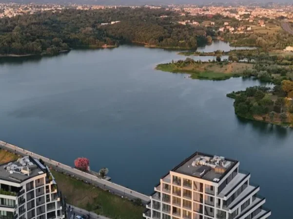 Tirane, jepet me qera zyre Kati 15, 233 m² 4.000 € (liqeni i tiranes)