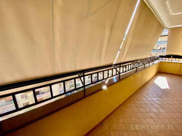 Tirane, shitet apartament 3+1+Ballkon Kati 8, 200 m² 420.000 € (komuna e parisit)