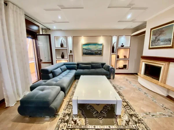 Tirane, shitet apartament 3+1+Ballkon Kati 8, 200 m² 420.000 € (komuna e parisit)