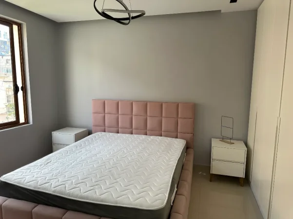 Tirane, jap me qera apartament 1+1 Kati 3, 520 € (Ylbere bylykbashi)