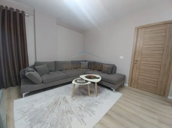 Tirane, jepet me qera apartament 2+1+Ballkon Kati 2, 114 m² 550 € (Rruga 5 Maji)