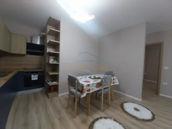 Tirane, jepet me qera apartament 2+1+Ballkon Kati 2, 114 m² 550 € (Rruga 5 Maji)