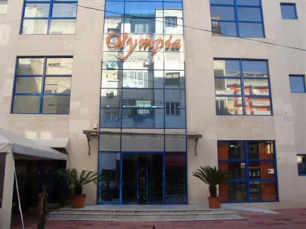 Tirane, jepet me qera nga Pronari, pa-komision zyre Kati 3, 51 m² 599 € (Rruga Ymer Kurti)