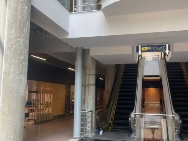 Tirane, jepet me qera nga Pronari, pa-komision zyre Kati 3, 51 m² 599 € (Rruga Ymer Kurti)