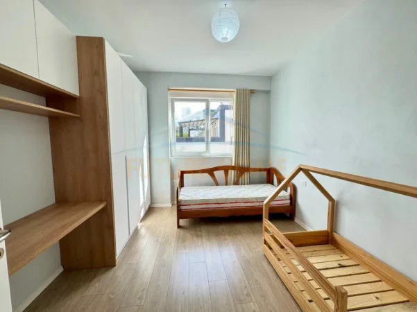 Tirane, shitet apartament 2+1+Ballkon Kati 4, 105 m² 278.000 € (Liqeni i Thate, Kompleksi FZ)