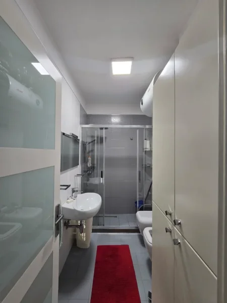 Tirane, jepet me qera apartament 2+1 Kati 4, 95 m² 600 € (KOMPLEKSI MAGNET)