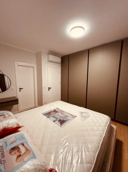 Tirane, jepet me qera apartament 2+1 Kati 6, 120 m² 1.300 € (Rruga Luigj Gurakuqi)